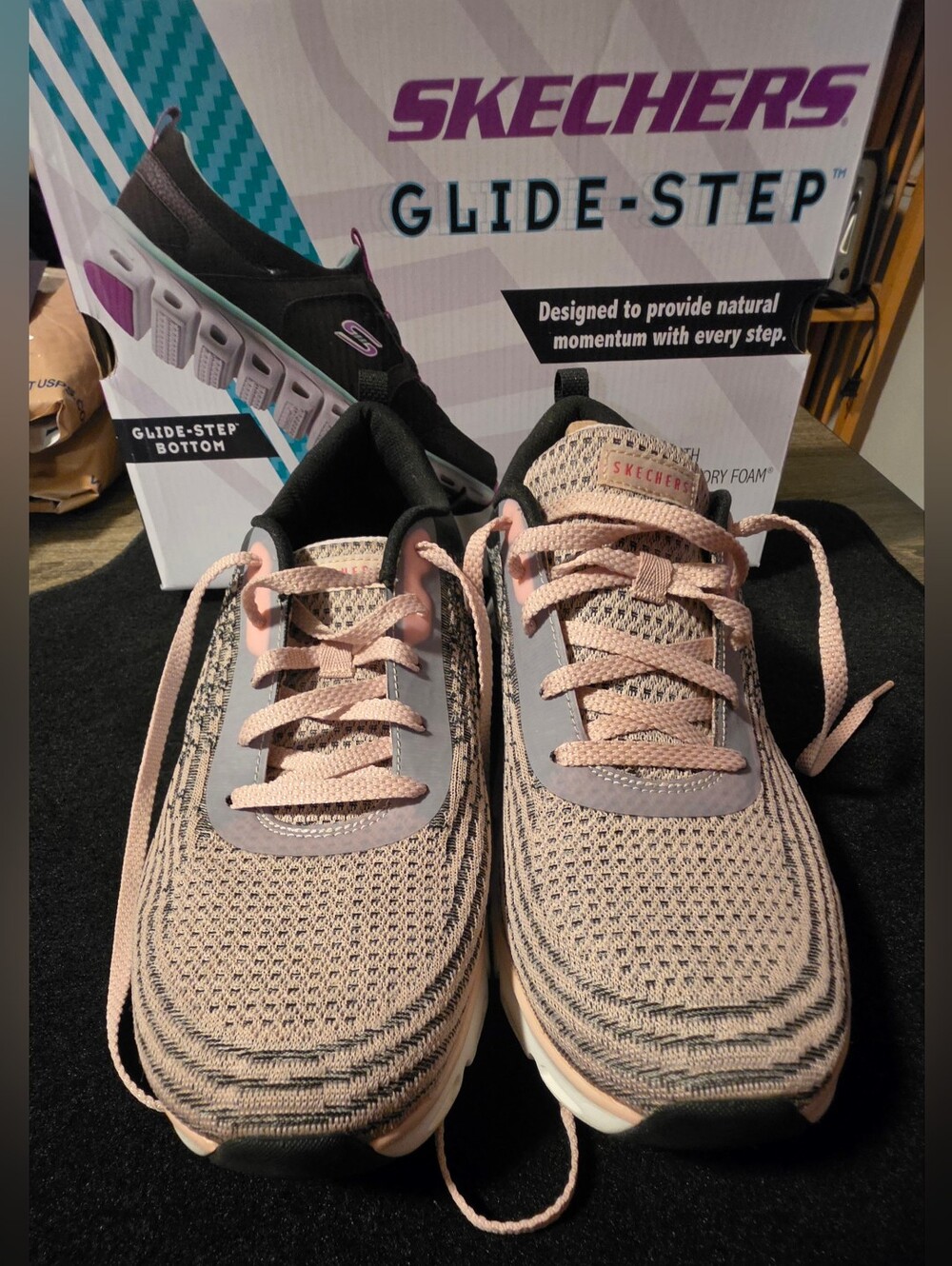 Skechers Glide-Step Women's Sneaker Size 11 Medium Black/Pink 104325 MSRP $85